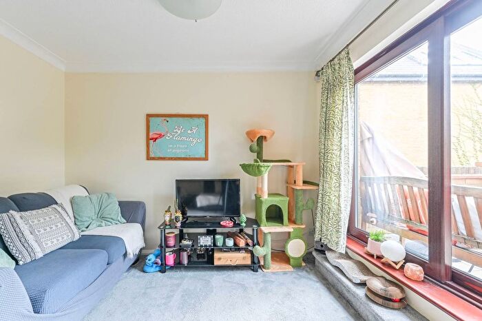 2 Bedroom Flat To Rent In Fowey Close, Wapping, London, E1W