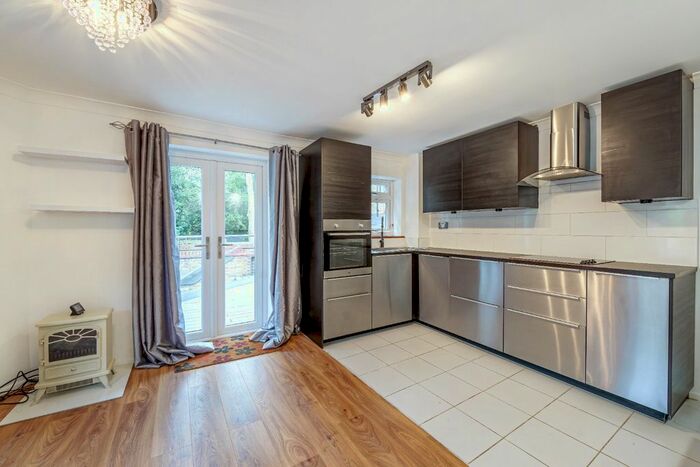 3 Bedroom Semi-Detached House To Rent In Cunard Walk, Surrey Quays, London, SE16