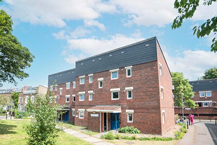 1 Bedroom Flat For Sale In Nevill Road, London, N16