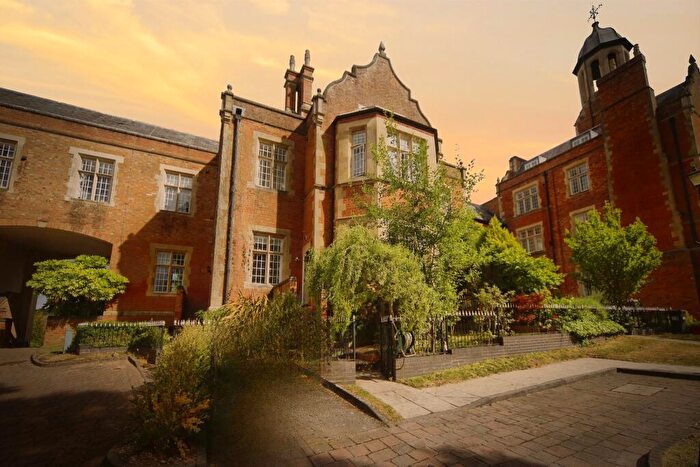4 Bedroom Character Property For Sale In Tredington Park, Hatton Park, Warwick, CV35