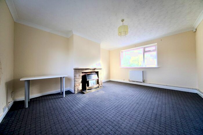 3 Bedroom Terraced House To Rent In Roger Lane, Huddersfield, HD4