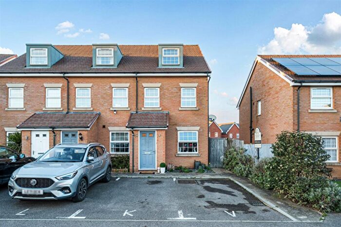 3 Bedroom Town House For Sale In Richborough Close, Margate, CT9