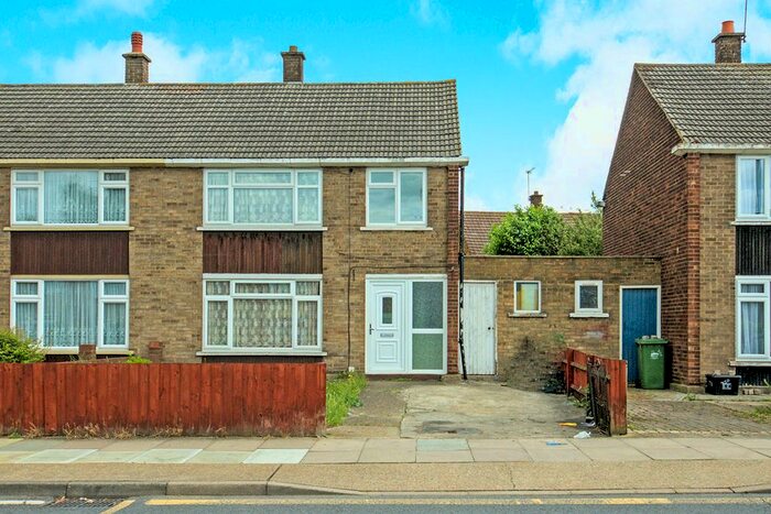 3 Bedroom Detached House To Rent In Slade Green Road, Erith, Kent, DA8