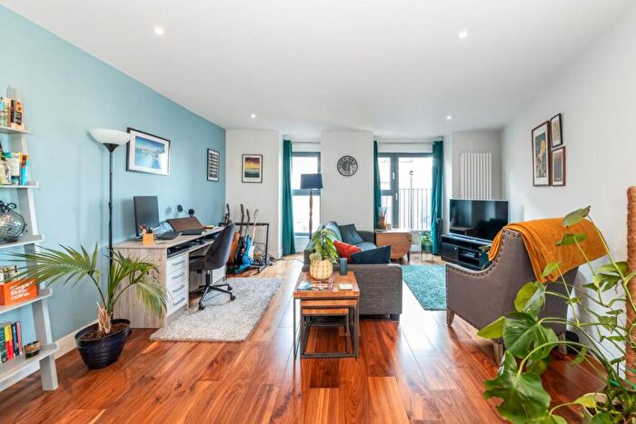 1 Bedroom Apartment For Sale In Queens Road, Peckham, London, SE15