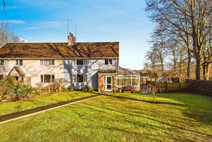 3 Bedroom Semi-Detached House For Sale In Vallis Road, Frome, BA11