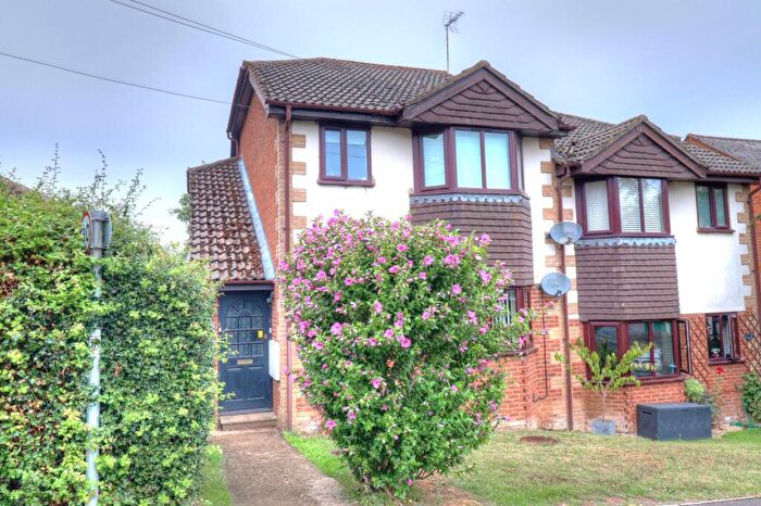 1 Bedroom Flat For Sale In King Street, Piddington, HP14