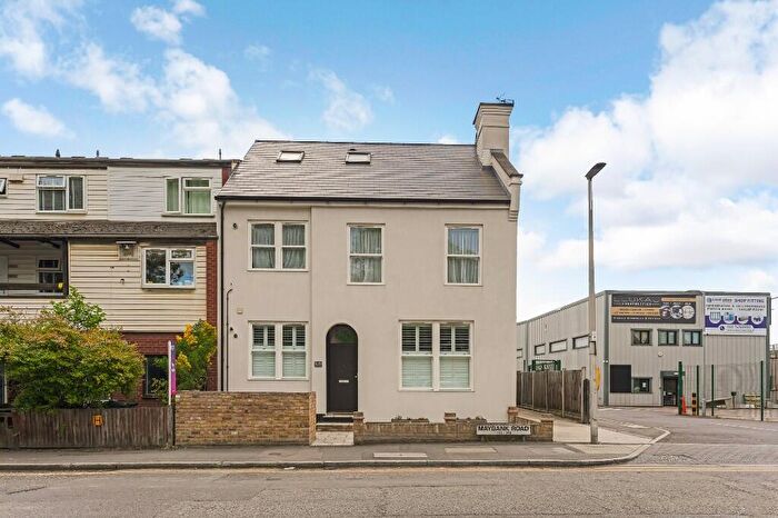 1 Bedroom Flat To Rent In Maybank Road, London, E18
