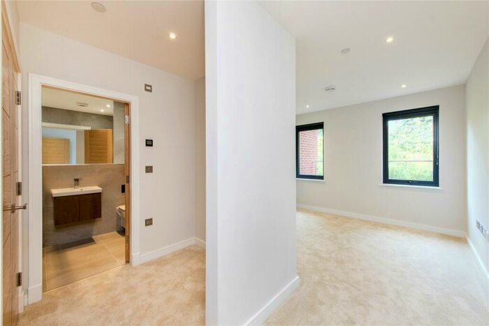 2 Bedroom Apartment To Rent In Finchley Road, London, NW3