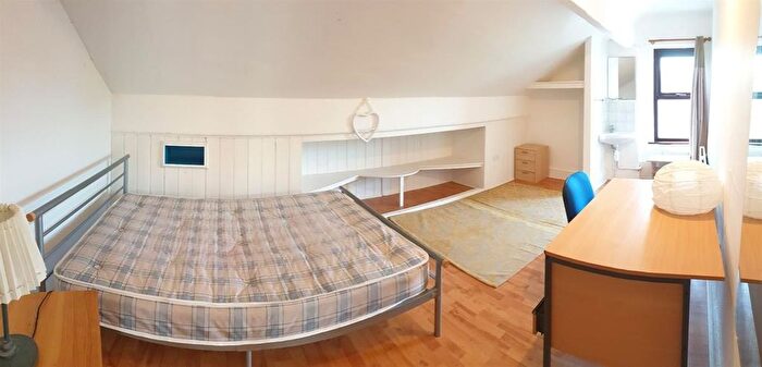 10 Bedroom Semi-Detached House To Rent In Parsonage Road, Manchester, M20