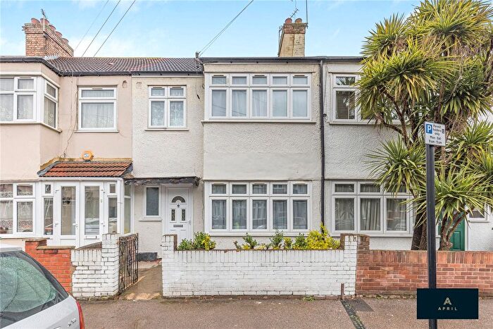 3 Bedroom Terraced House To Rent In Lawrence Avenue, London, E12
