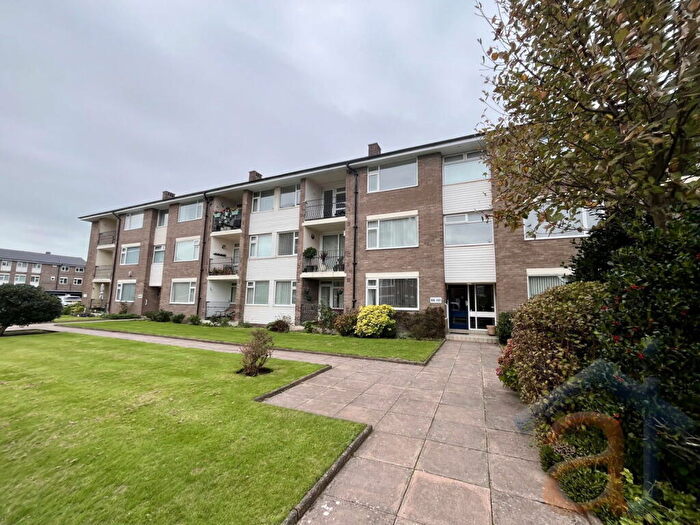 2 Bedroom Apartment For Sale In Victoria Court, Southport, PR8