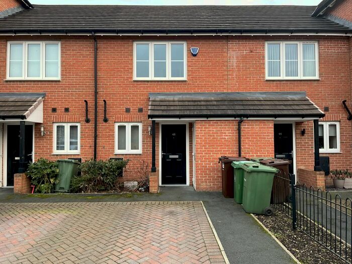 2 Bedroom Town House To Rent In Riverside Way, Castleford, WF10