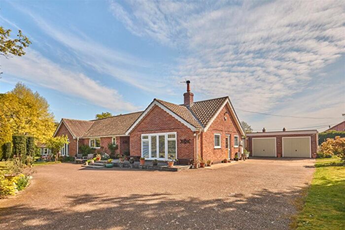 4 Bedroom Detached Bungalow For Sale In One Eyed Lane, Hoxne Road, Weybread, Diss, IP21
