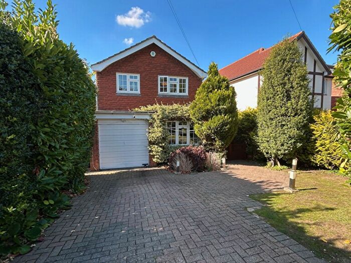 4 Bedroom Detached House For Sale In Woodlands Road, Orpington, BR6