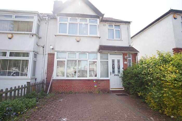 6 Bedroom Semi-Detached House To Rent In Fermoy Road, Greenford, UB6