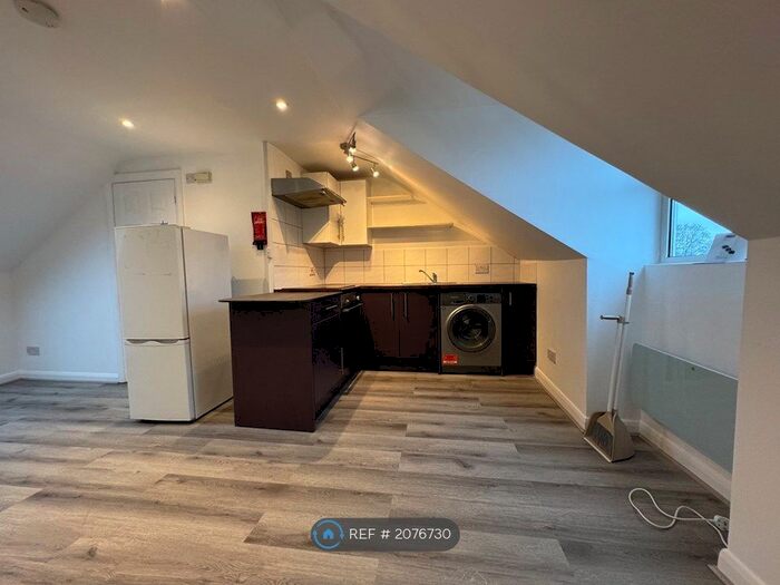 Studio To Rent In Brockley Road, London, SE4