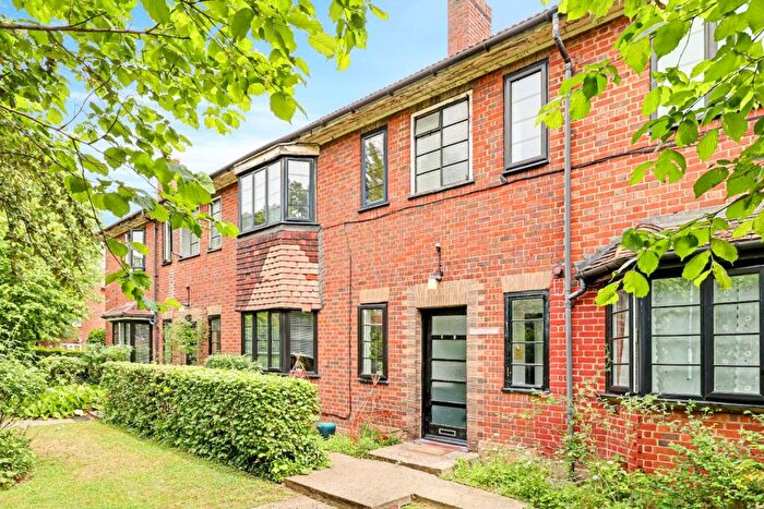 1 Bedroom Flat For Sale In Thorpe Close, Silverdale, SE26