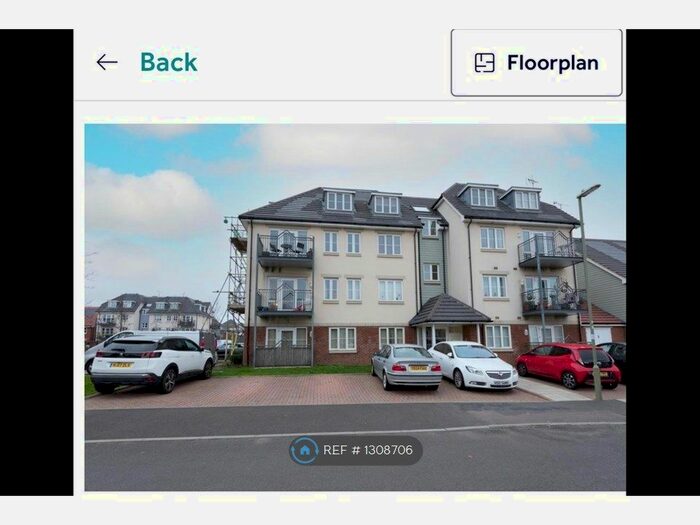2 Bedroom Flat To Rent In Coppice Square, Aldershot, GU12