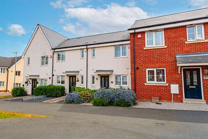 2 Bedroom Terraced House For Sale In School Avenue, Basildon, SS15