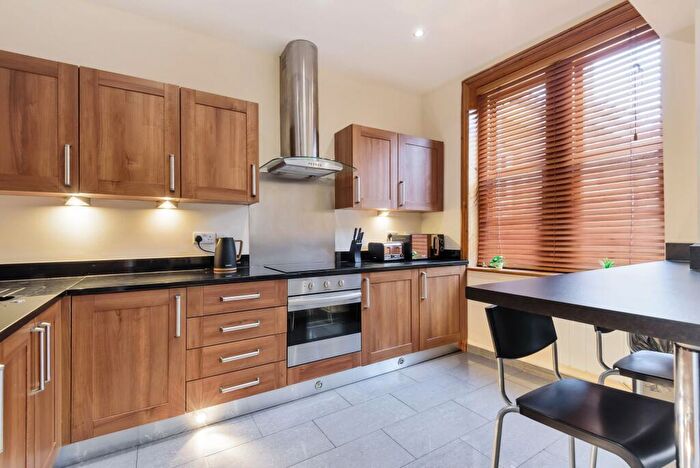 2 Bedroom Flat To Rent In - Old Christchurch Road, Bournemouth, BH1