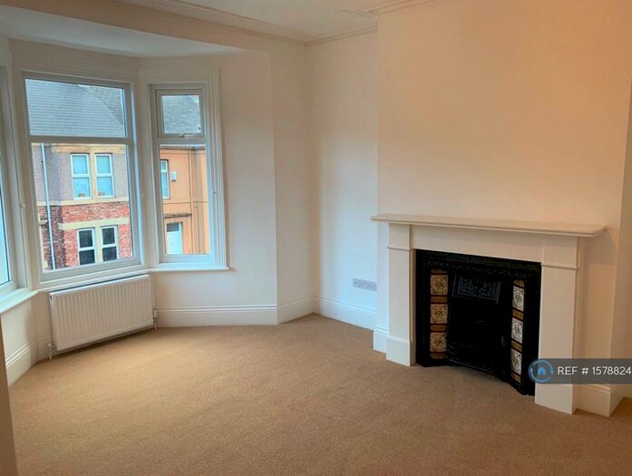 4 Bedroom Flat To Rent In Brinkburn Avenue, Gateshead, NE8