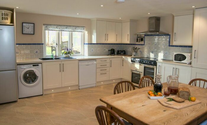 4 Bedroom House To Rent In West End, Kingham, OX7