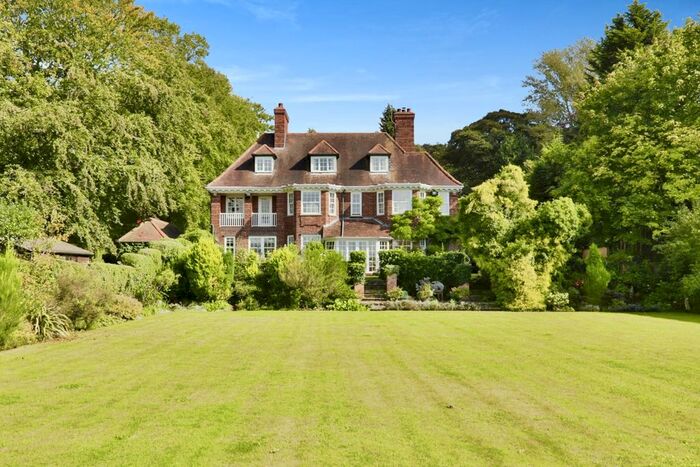 7 Bedroom Detached House For Sale In Cave Road, Brough, HU15