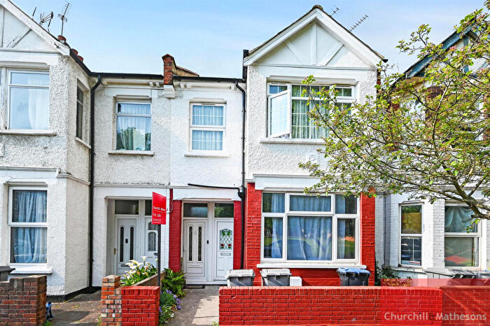 2 Bedroom Maisonette For Sale In Crouch Road, London, NW10