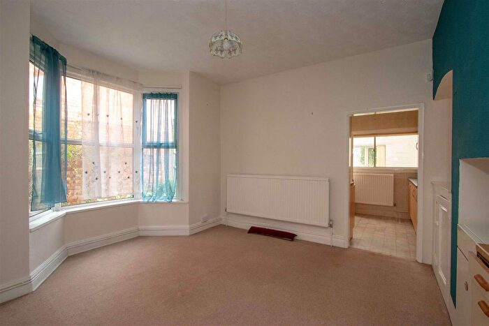 4 Bedroom Semi-Detached House To Rent In Thorpe Lea Road, Peterborough, PE3