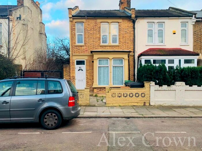 Studio To Rent In Sutherland Road, London, N17