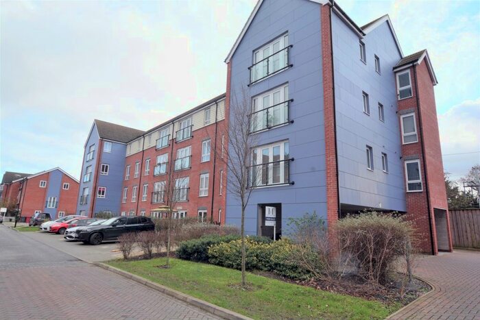 2 Bedroom Flat To Rent In Chadwick Road, Slough, SL3