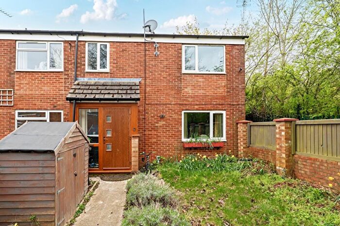 3 Bedroom End Terrace House For Sale In Basingstoke, Hampshire, RG21