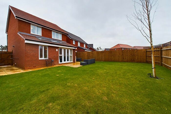 3 Bedroom Detached House For Sale In Whitwell Drive, Drakelow, DE15