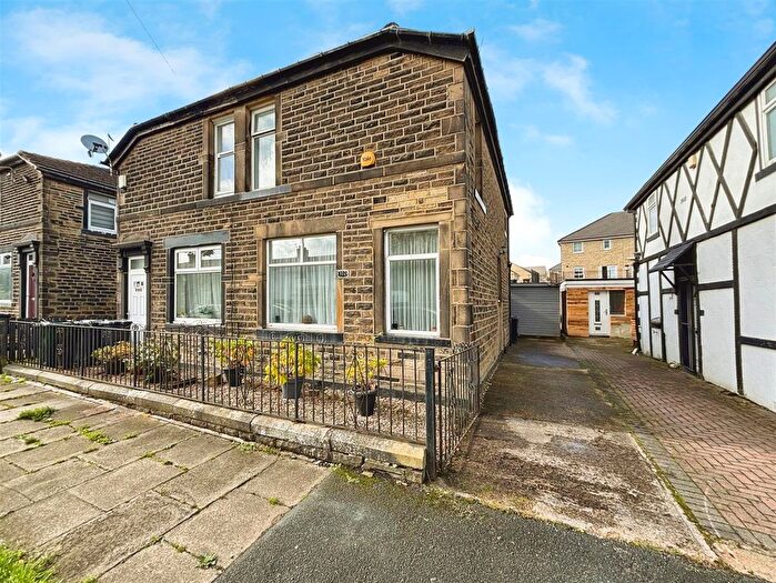 2 Bedroom Semi-Detached House For Sale In Wharncliffe Drive, Bradford, BD2