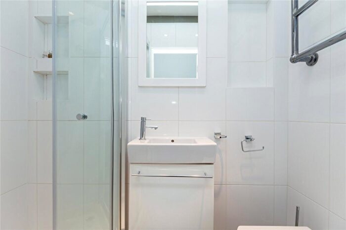 2 Bedroom Flat To Rent In Park Lodge, St. Johns Wood Park, NW8