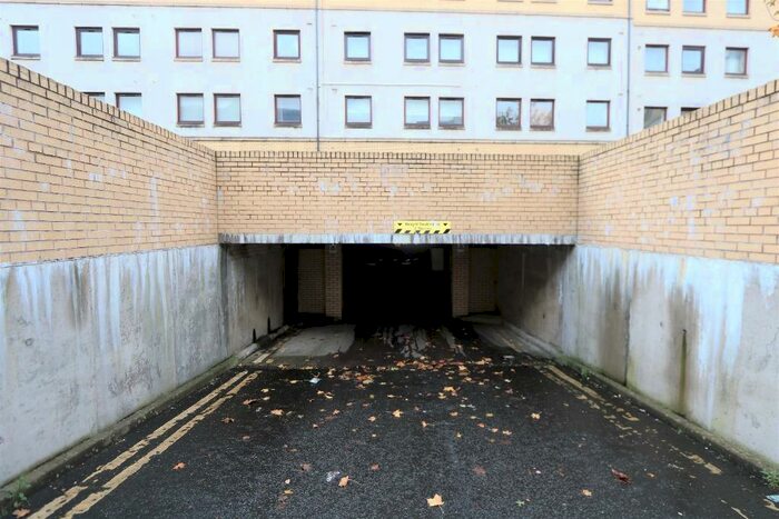 Garage / Parking To Rent In Oxford Street, Glasgow, G5