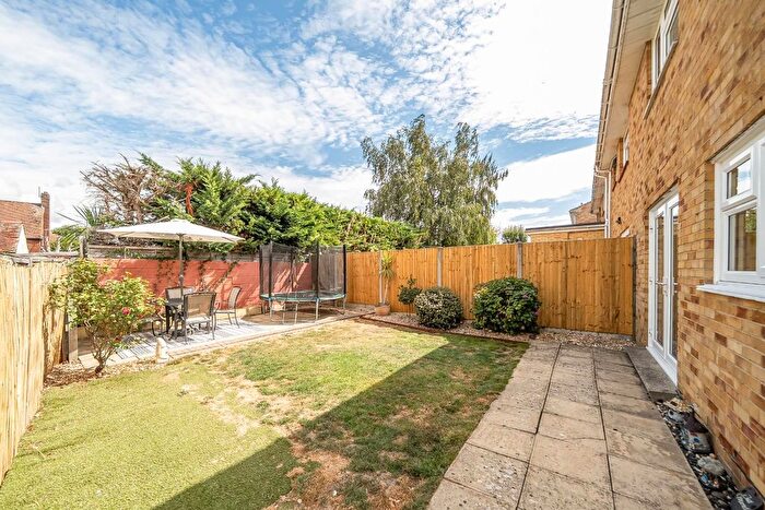 3 Bedroom Semi-detached House For Sale In Matthews Close, Havant, PO9