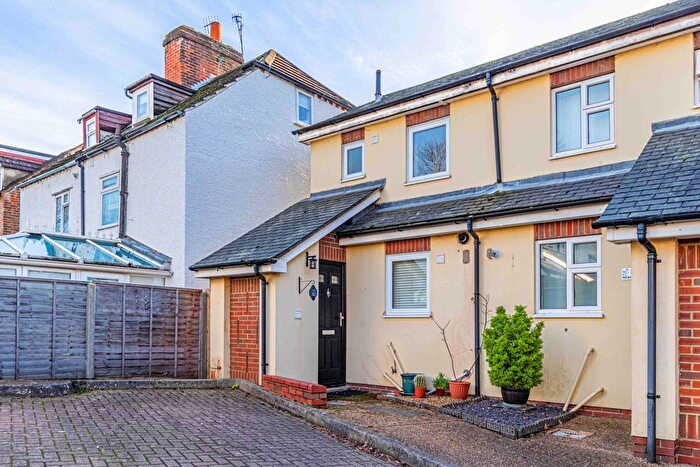 1 Bedroom Semi-Detached House To Rent In The Brackens, Hemel Hempstead, HP2