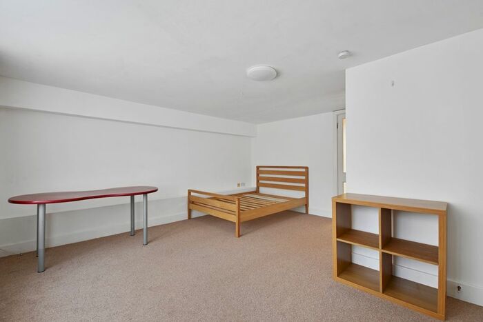 1 Bedroom Studio To Rent In , Crescent Road, Crouch End, N8