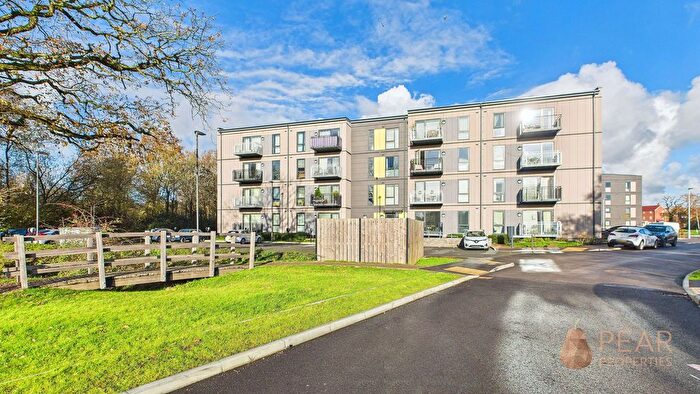 2 Bedroom Flat For Sale In Ladybower Road, Winslar, BN13