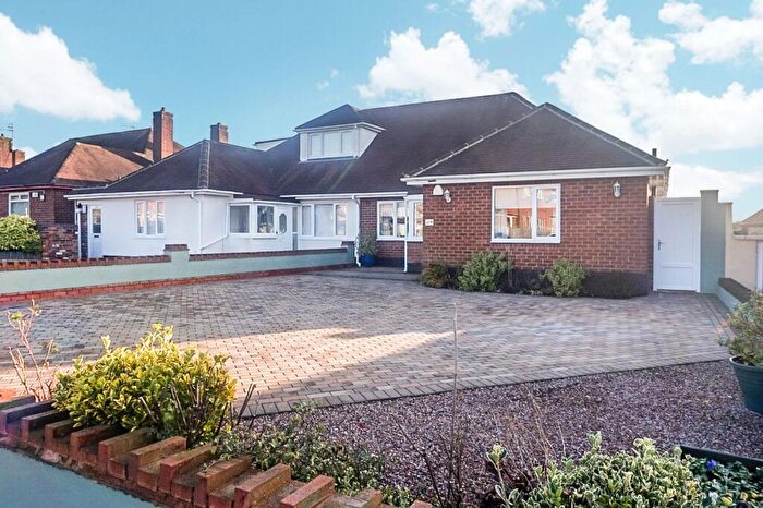 3 Bedroom Semi-Detached Bungalow For Sale In Plants Brook Road, Sutton Coldfield, B76