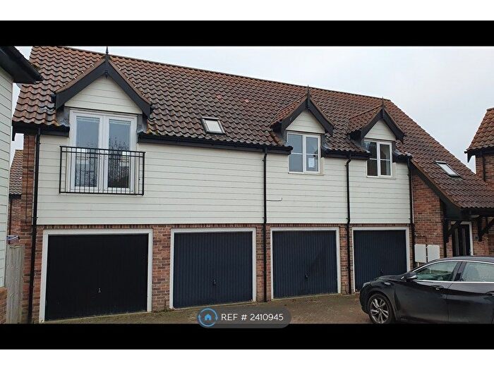 2 Bedroom Flat To Rent In Potters Way, Poringland, Norwich, NR14