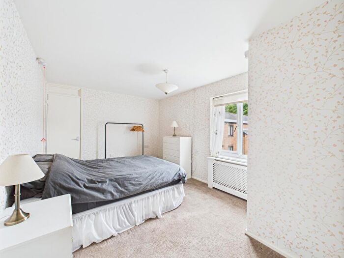 2 Bedroom Apartment For Sale In Stonyhurst Court, Shelton Lock, DE24