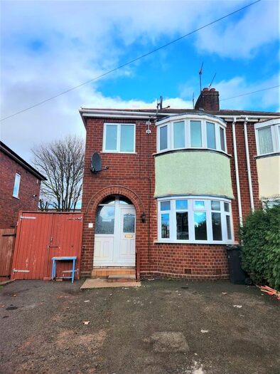 3 Bedroom Semi-Detached House To Rent In Halesowen Road, Netherton, Dudley, DY2