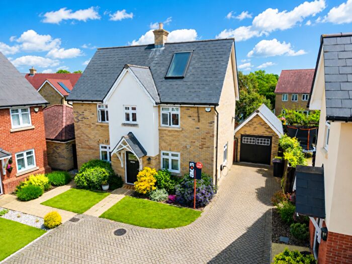 3 Bedroom Detached House For Sale In Beehive Lane, Hawkwell, Hockley, Essex, SS5