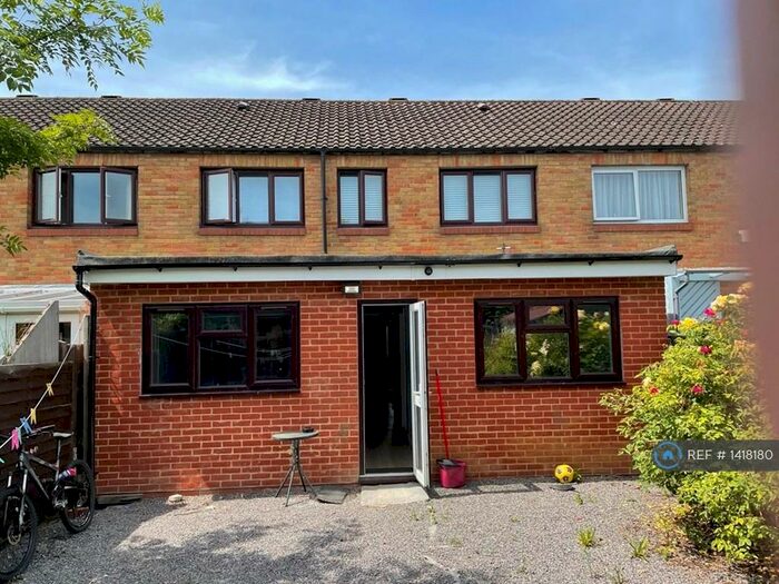 6 Bedroom Terraced House To Rent In Leven Walk, Bedford, MK41