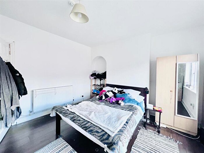 2 Bedroom Flat To Rent In Holden Street, Nottingham, NG7