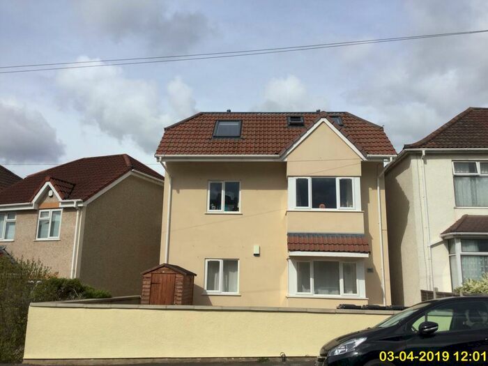 3 Bedroom Apartment To Rent In Savoy Road, Bristol, BS4