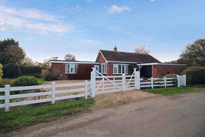 2 Bedroom Detached Bungalow For Sale In Summer Gates Lane, Bratoft, Skegness, PE24