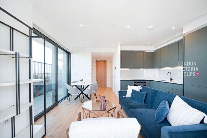 1 Bedroom Flat To Rent In Sutherland Apartments, Alba Square, London, SW1W